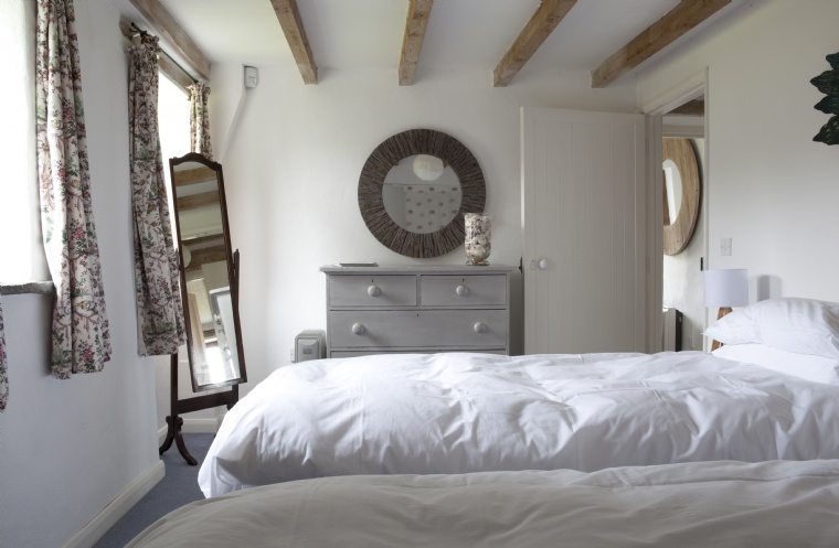 twin bedroom